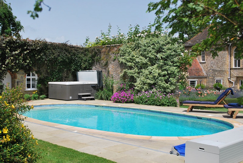 Outdoor pools and hot tubs for guests to enjoy for their summer holidays.