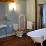 The main bathroom at Cotswold Manor