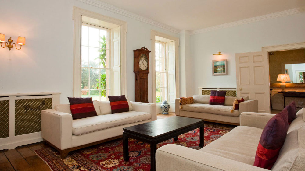 This charming big holiday house has plenty of socialising spaces for you all to get together.