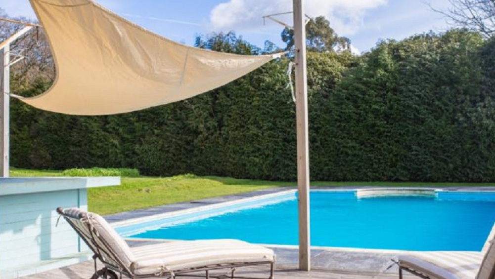 Hire a large house in Sussex