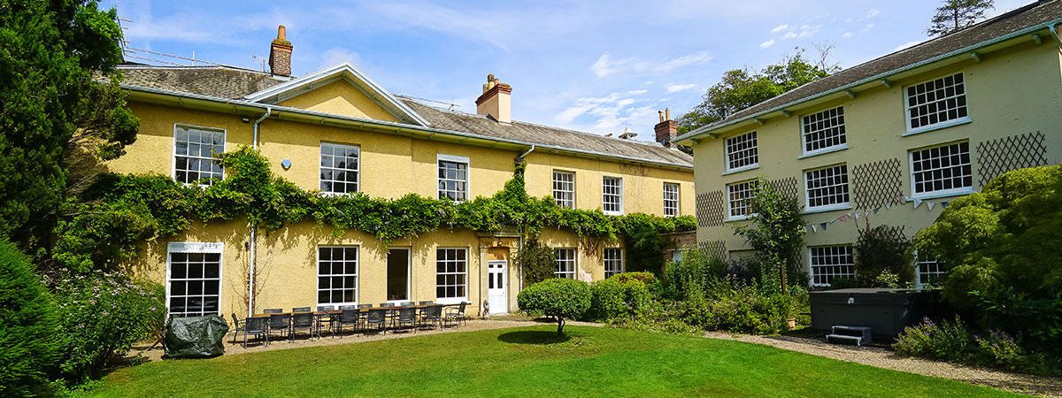 party-house-to-hire-in-somerset-tone-dale-house-exterior party-house-to-hire-in-somerset-tone-dale-house-exterior