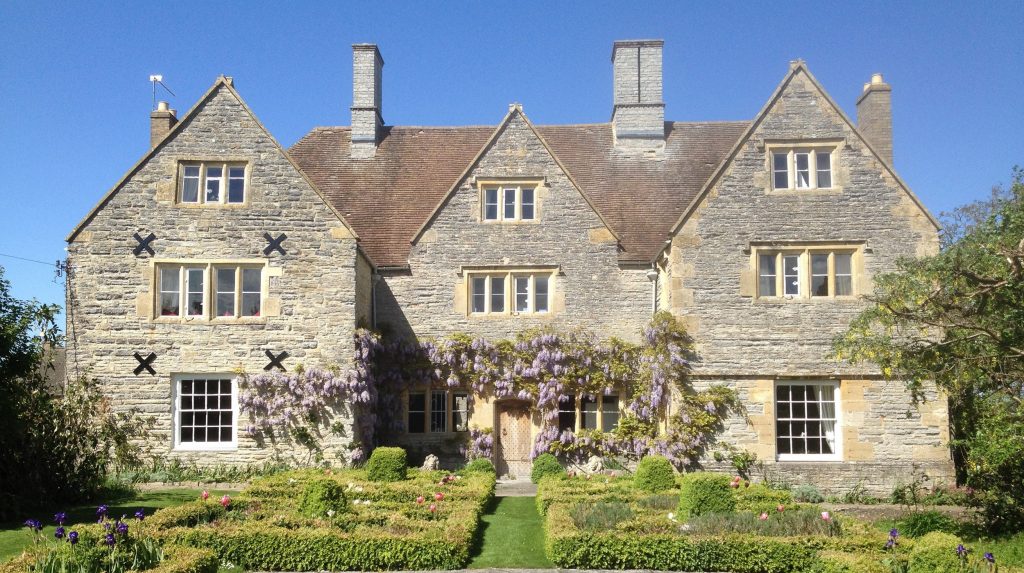 Cotswolds Manor sleeps 22