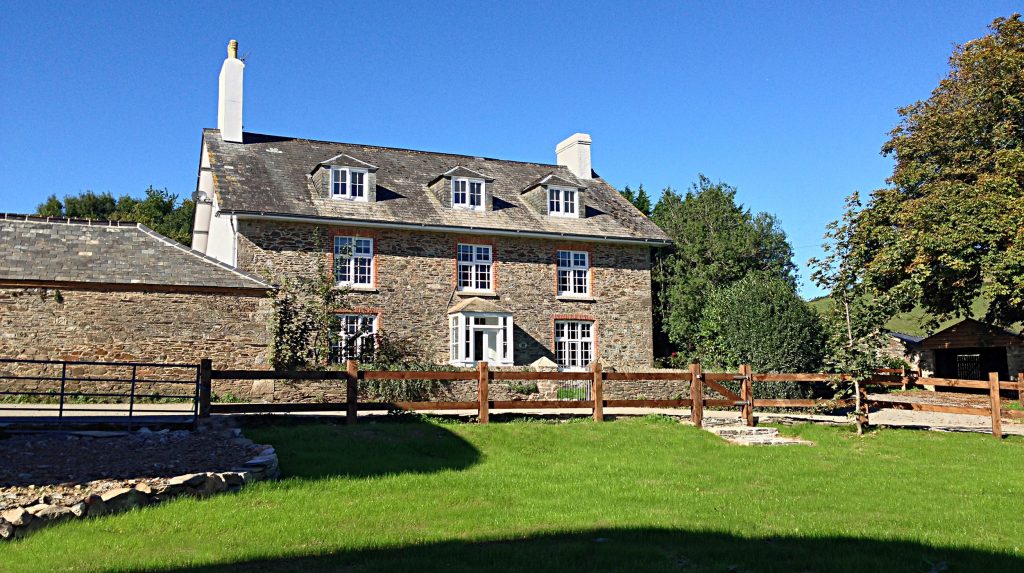 Devon Farmhouse sleeps 16