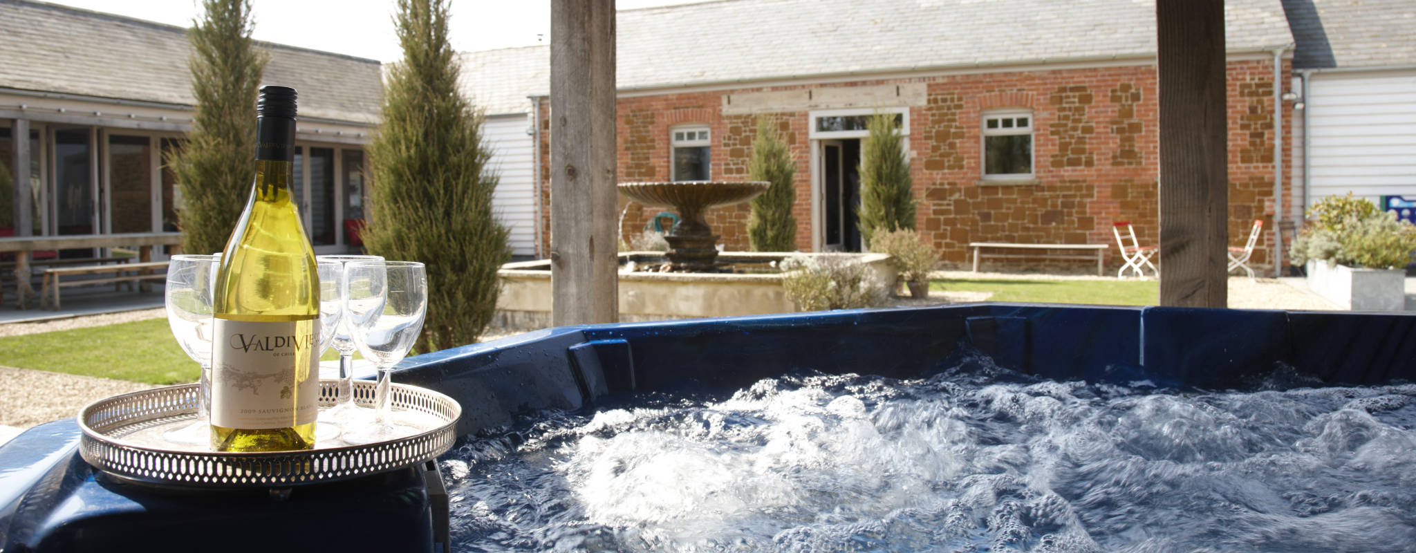 Large houses to let with hot tubs