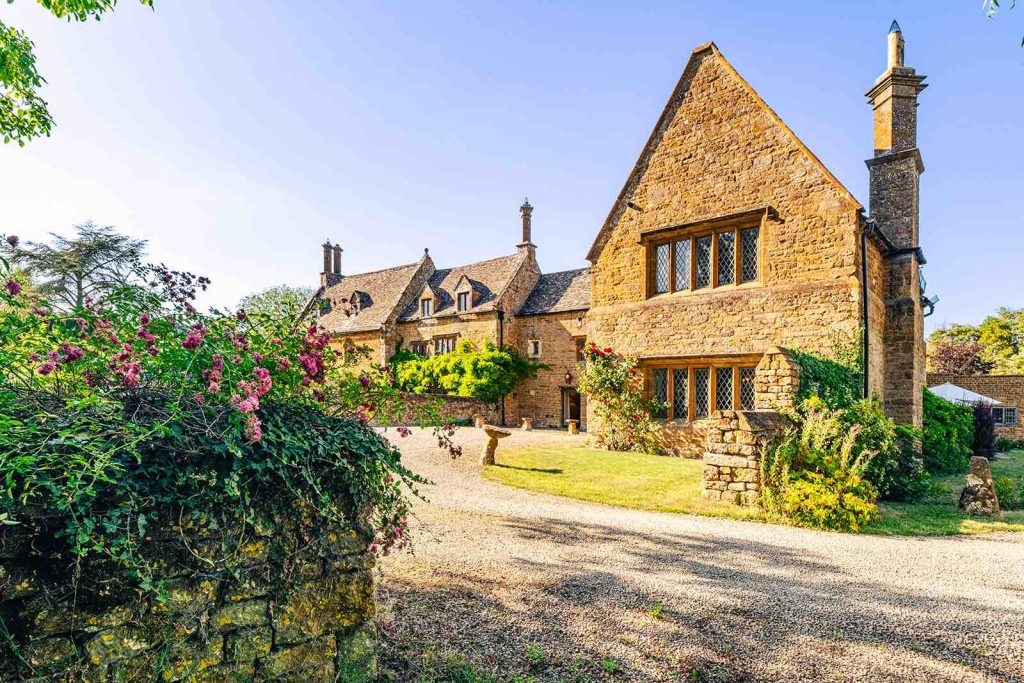 TheBigHouseCo-compressed-2 Tysoe Manor gardens in the Cotswolds countryside