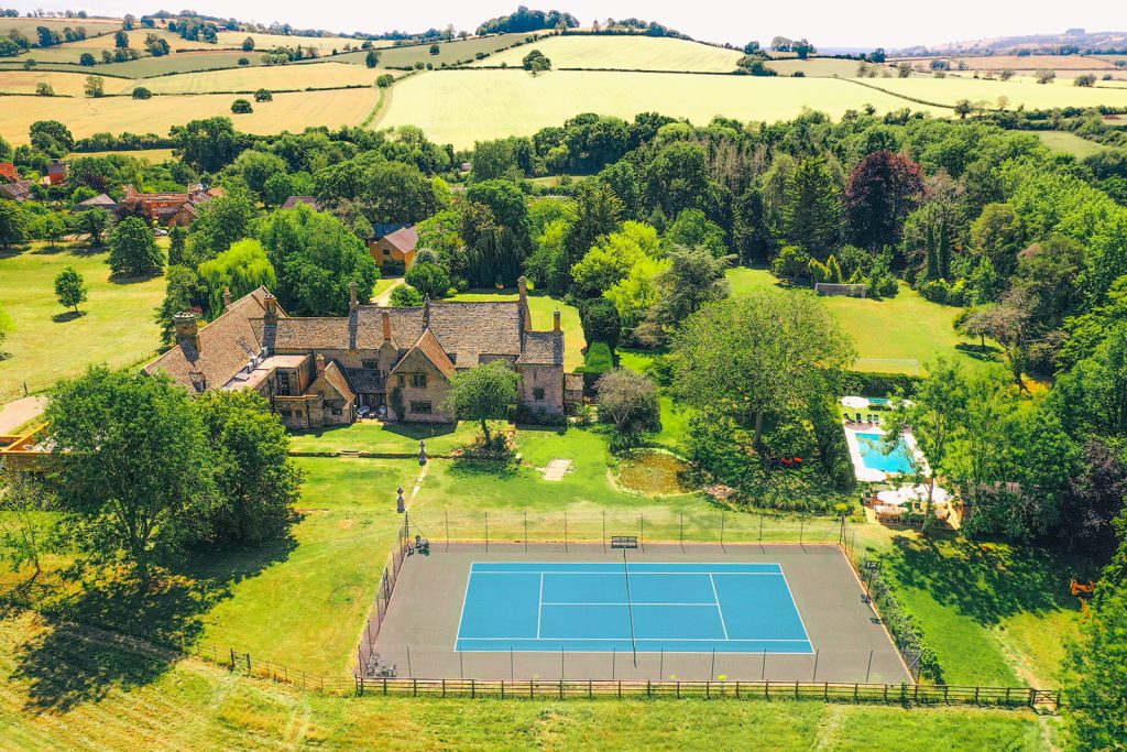 The Big House Co. Tysoe Manor Tysoe Manor luxury Cotswolds rental with gardens and pool