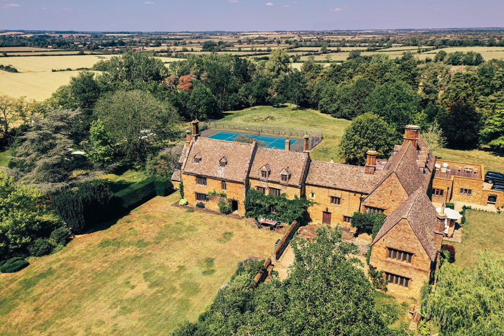 The Big House Co. Tysoe Manor Cotswolds holiday home Tysoe Manor front view