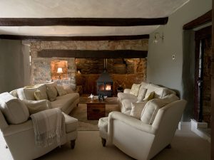 Bampton Longhouse Lounge