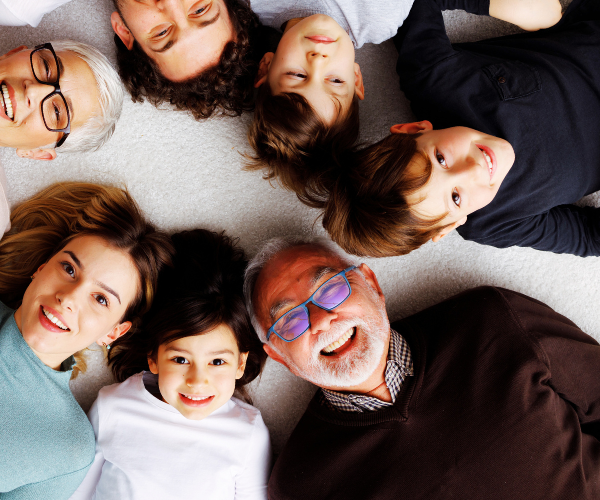 Big Family spaces to holiday in a Big House A multigenerational group, a family with grandkids, children and grandparents.